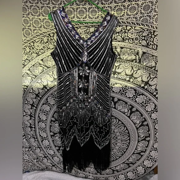 Women’s roaring 20s flapper dress. Size XL. New never worn, great condition. - Picture 2 of 5